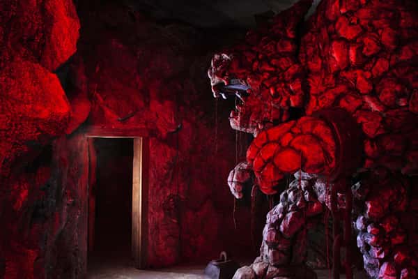 Legend-Park-Haunted-Houses-Rock-Monkey-Caves.jpg